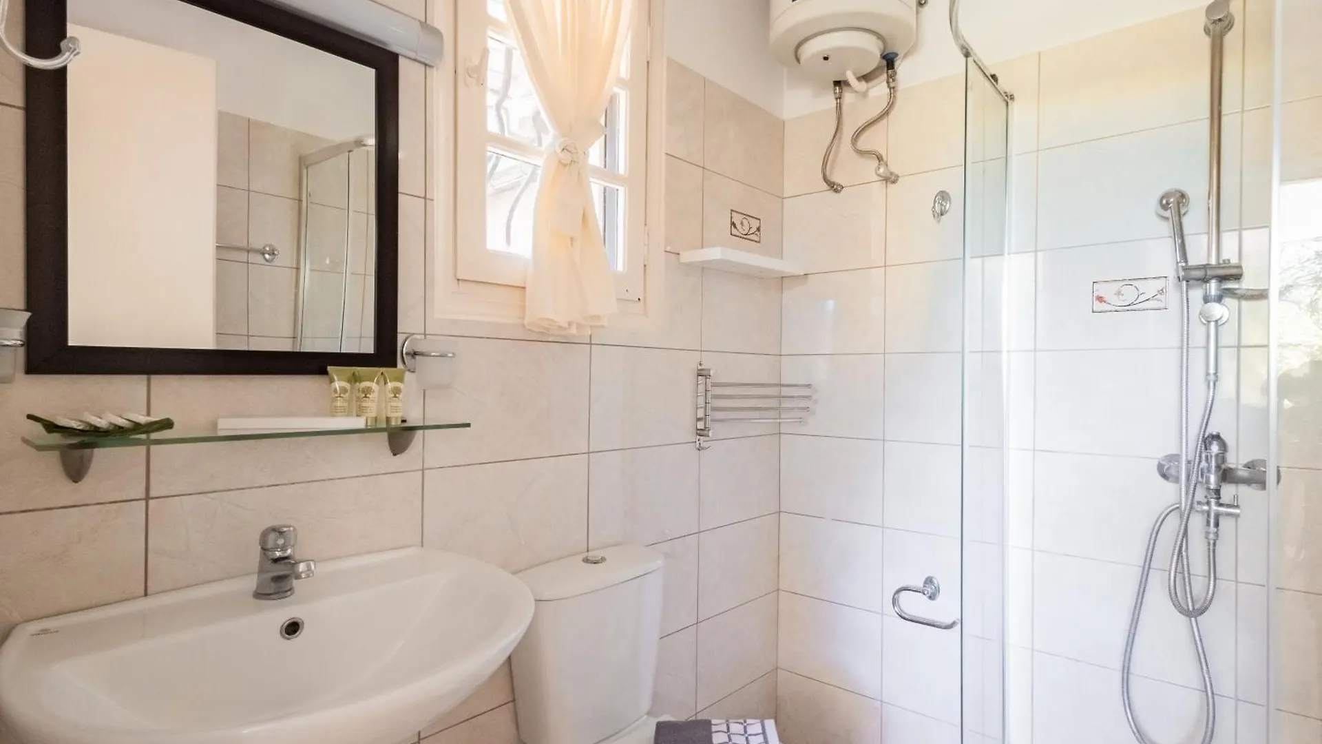 Aparthotel Villehardouin Farm Estate, Studios & Apartments, Minia, Kefalonia Argostoli