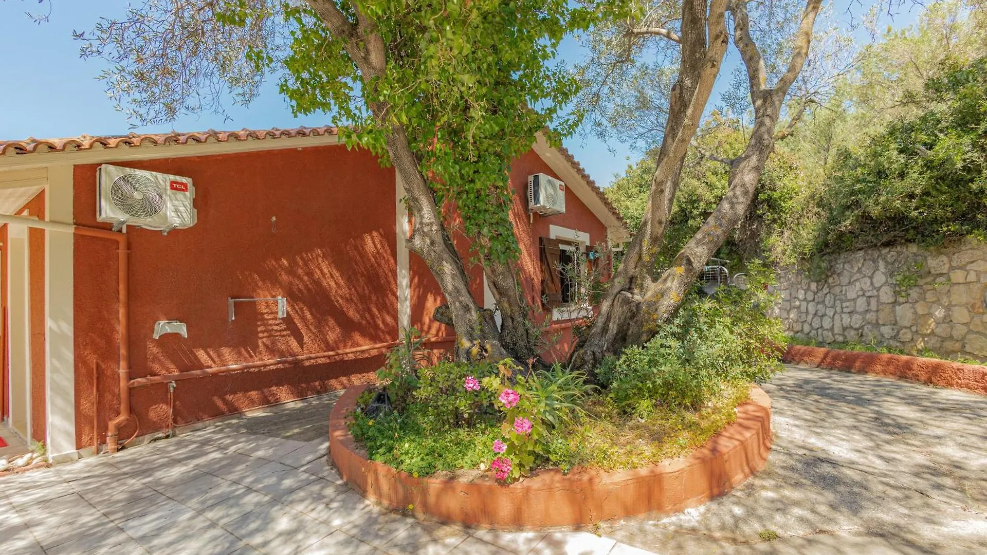 Villehardouin Farm Estate, Studios & Apartments, Minia, Kefalonia Argostoli  Aparthotel Argostoli (Kefalonia)